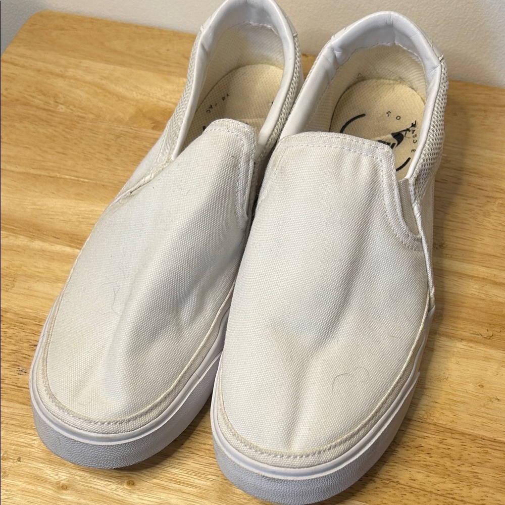 Nike white Slip-On Loafers